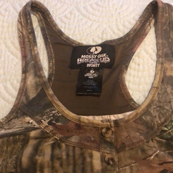 Mossy Oak Breakup Infinity Henley Tank M(8-10) - Picture 2 of 2